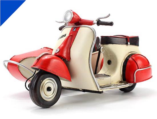Red-White Medium Tinplate Vespa Three-Wheeled Motorcycle Model