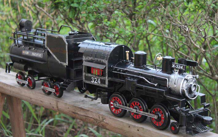 Large Scale Vintage Black Tinplate Steam Locomotive Model