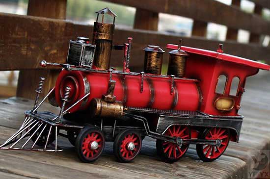 Red Large Scale Handmade Tinplate Vintage Steam Locomotive Model